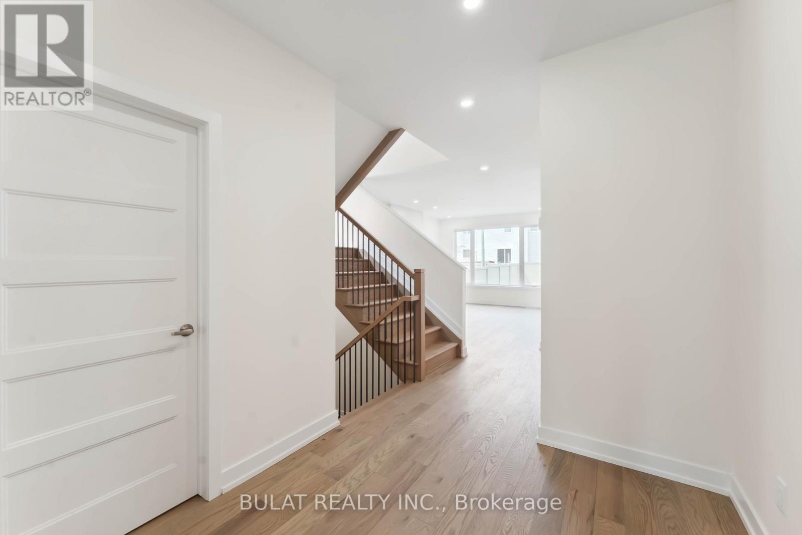 1361 Kitchener Avenue, Ottawa, Ontario  K1V 6W1 - Photo 4 - X13134568