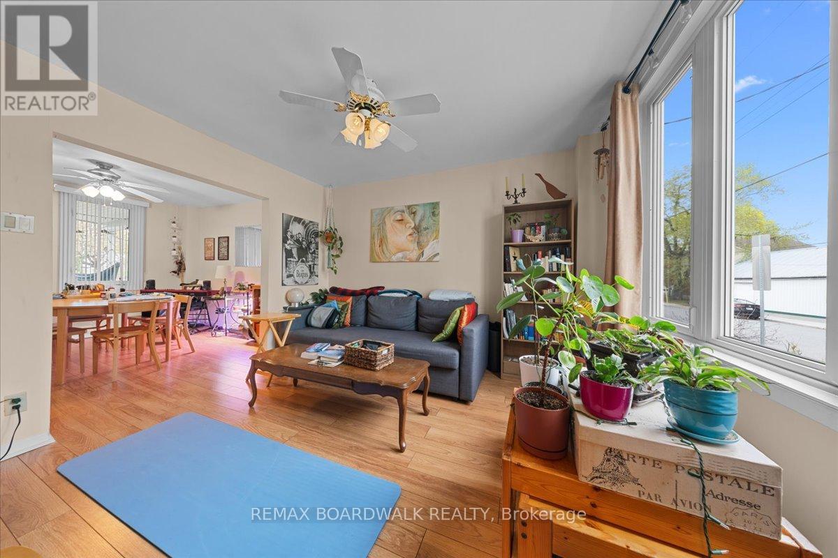 204- 206 Jeanne Mance Street, Ottawa, Ontario  K1L 6M2 - Photo 3 - X13135428