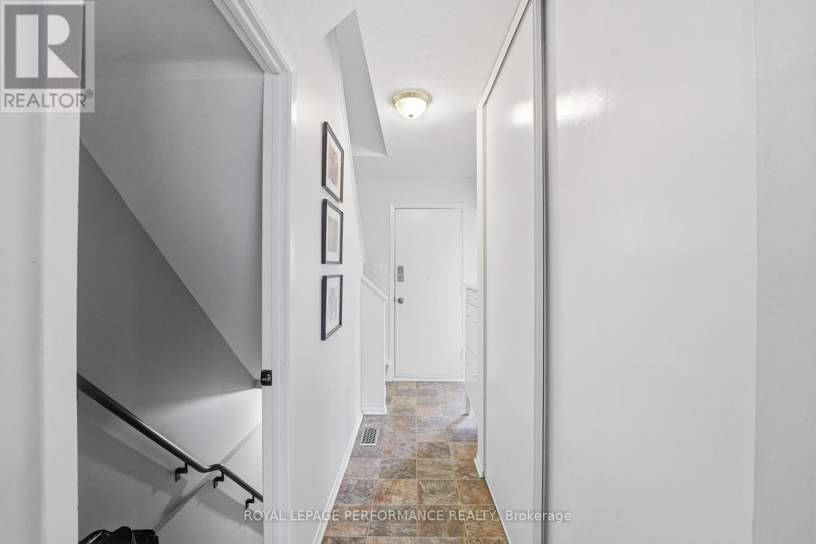1767 Trappist Lane, Ottawa, Ontario  K1C 1X7 - Photo 3 - X13136430