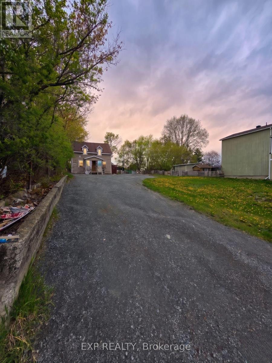 394-406 REGENT STREET, Hawkesbury, Ontario