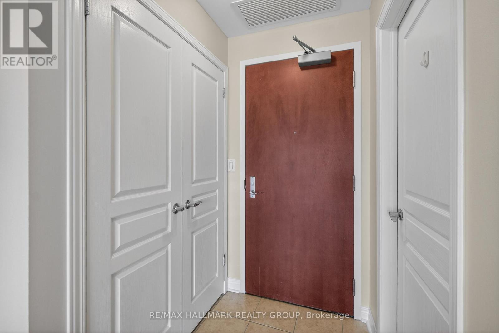 301 - 1005 Beauparc Private, Ottawa, Ontario  K1J 0A1 - Photo 8 - X13137554
