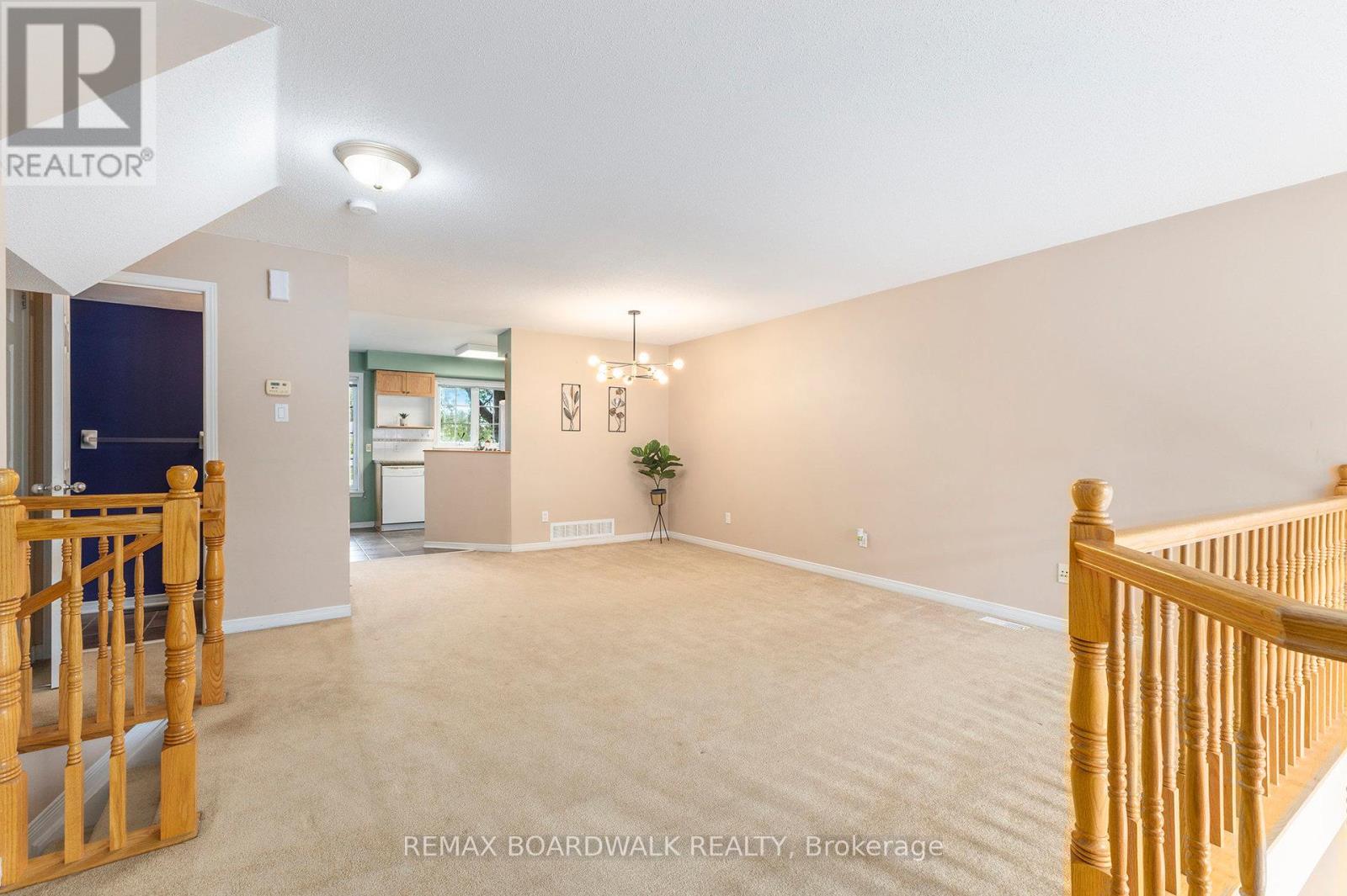 169 - 70 Edenvale Drive, Ottawa, Ontario  K2K 3N6 - Photo 2 - X13137740