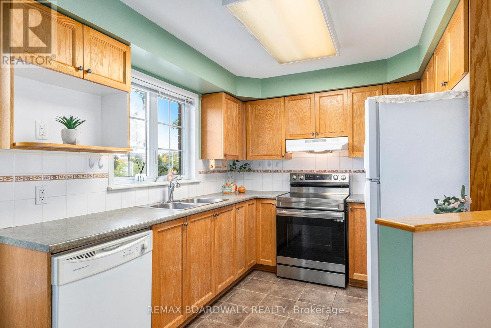 169 - 70 Edenvale Drive, Ottawa, Ontario  K2K 3N6 - Photo 7 - X13137740