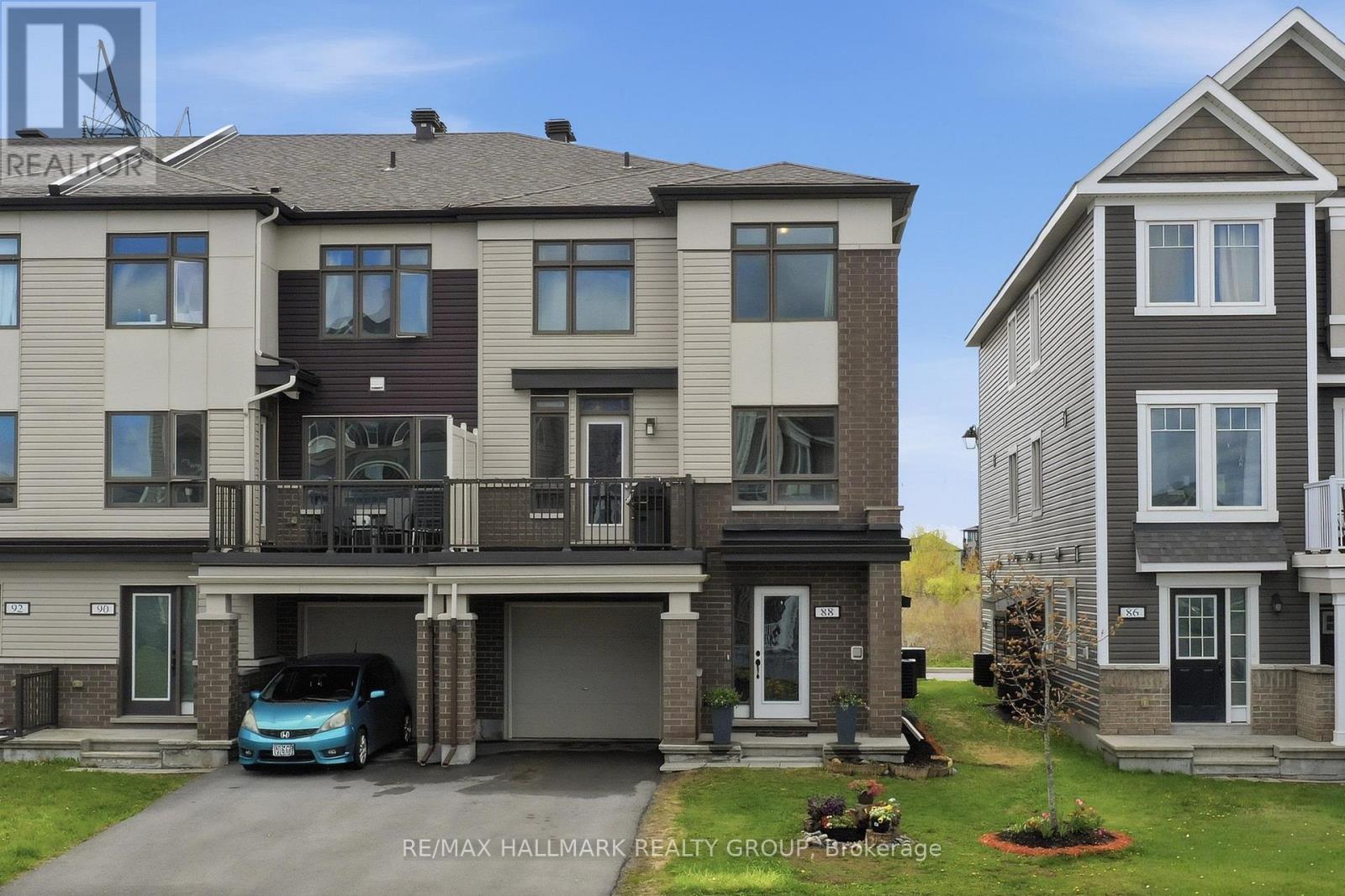 88 FEATHERTOP LANE, Ottawa, Ontario