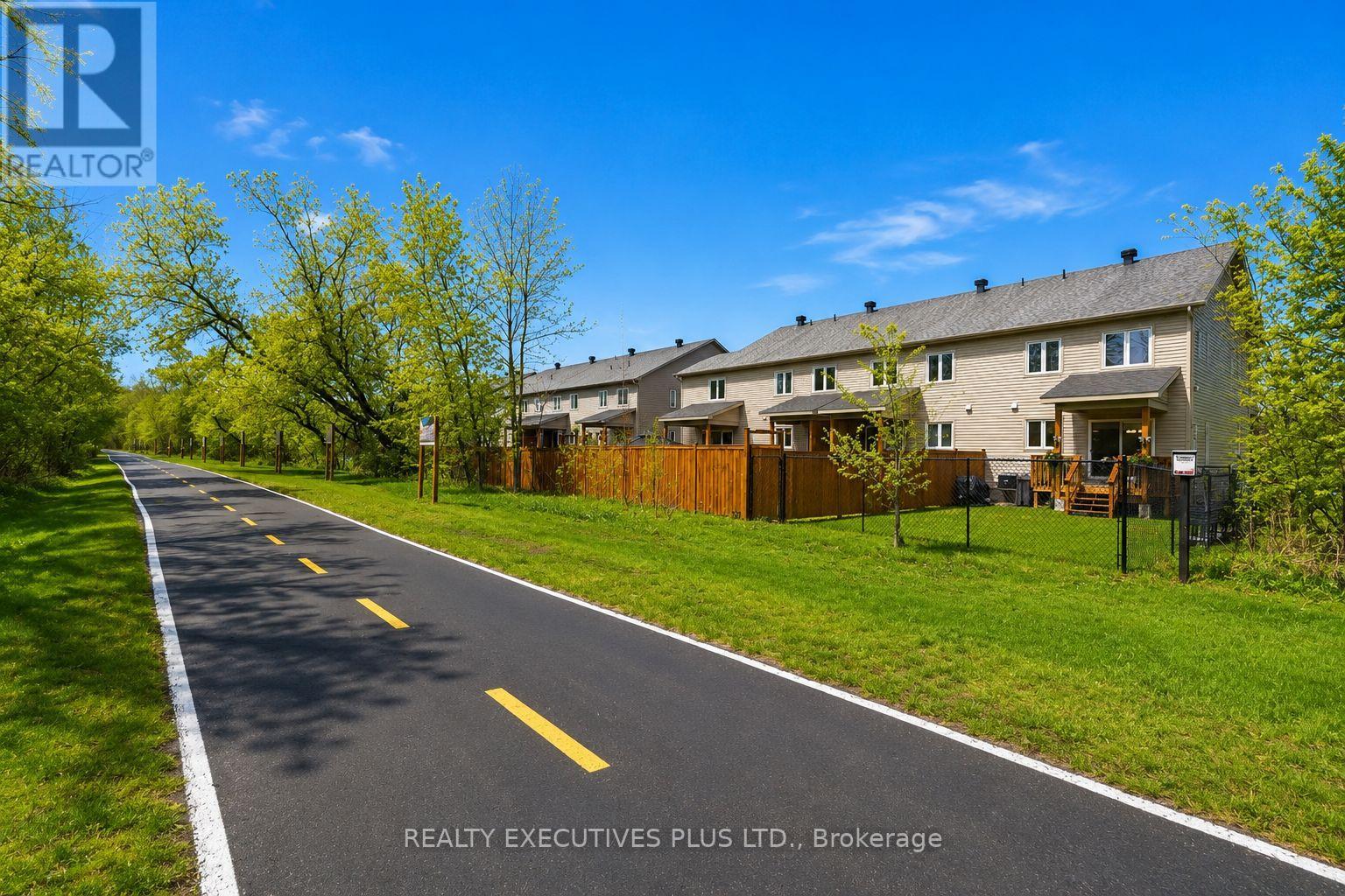 405 Voyageur Place W, Russell, Ontario  K0A 1W0 - Photo 32 - X13139366