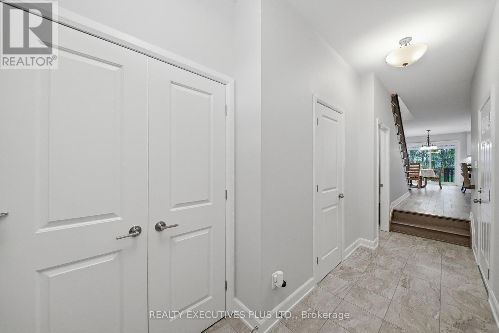 405 Voyageur Place W, Russell, Ontario  K0A 1W0 - Photo 5 - X13139366