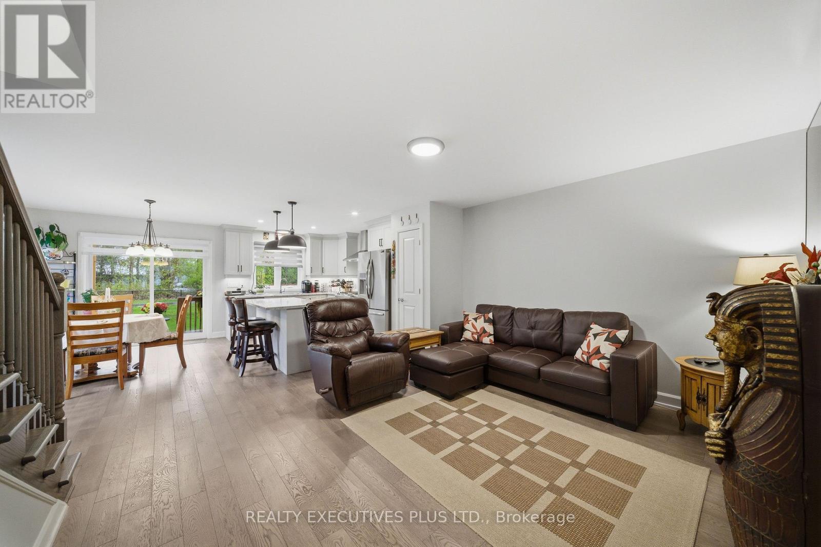 405 Voyageur Place W, Russell, Ontario  K0A 1W0 - Photo 7 - X13139366