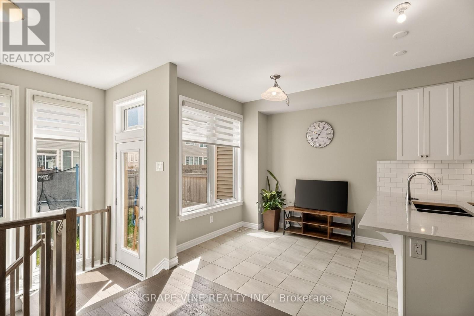 834 Cedar Creek Drive, Ottawa, Ontario  K1T 0N6 - Photo 12 - X13139434