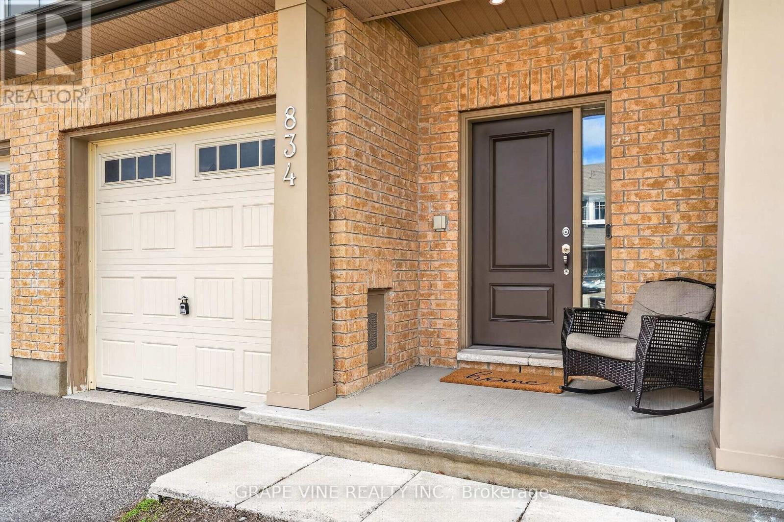 834 Cedar Creek Drive, Ottawa, Ontario  K1T 0N6 - Photo 2 - X13139434