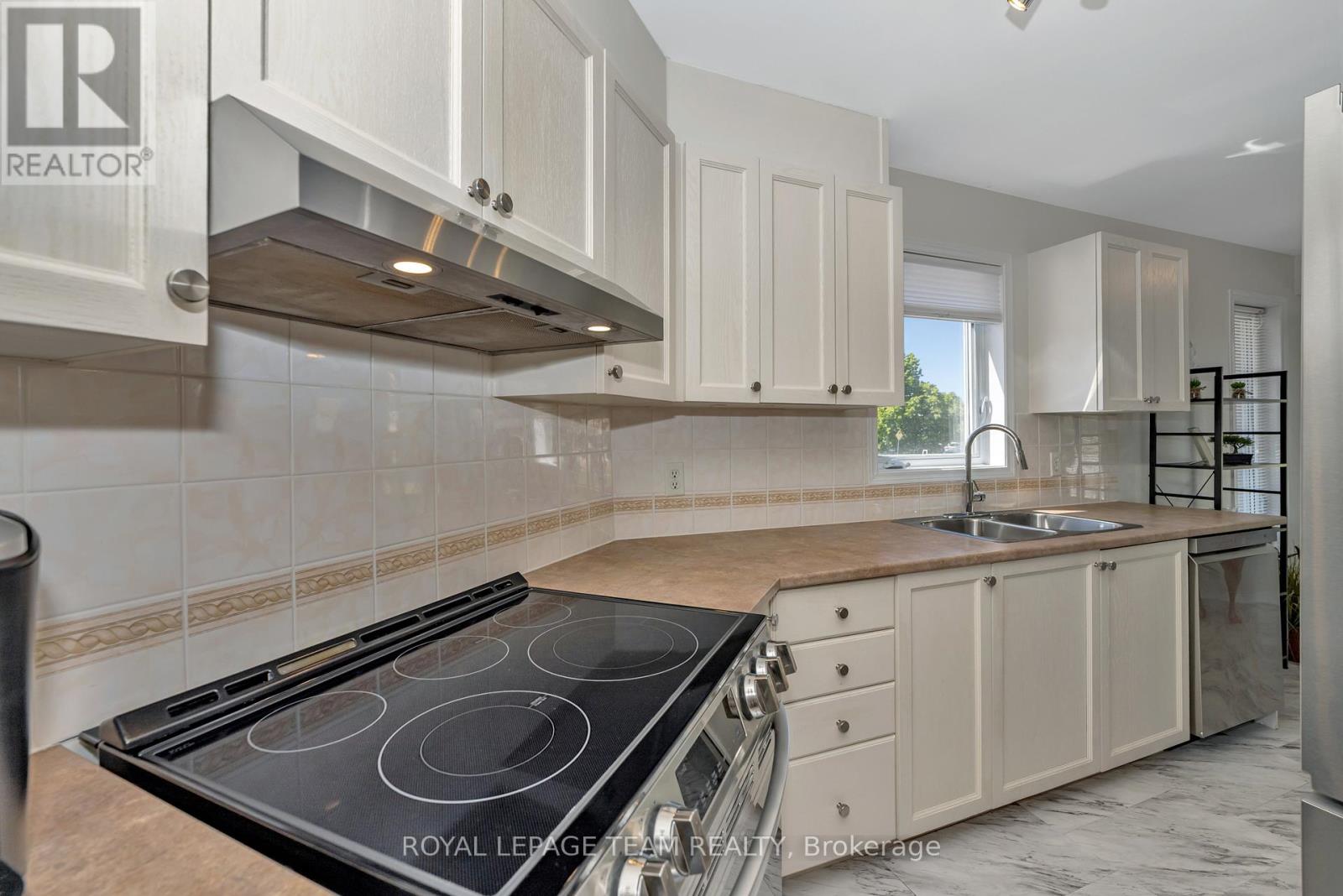 85 Cresthaven Drive, Ottawa, Ontario  K2G 6T9 - Photo 13 - X13140528