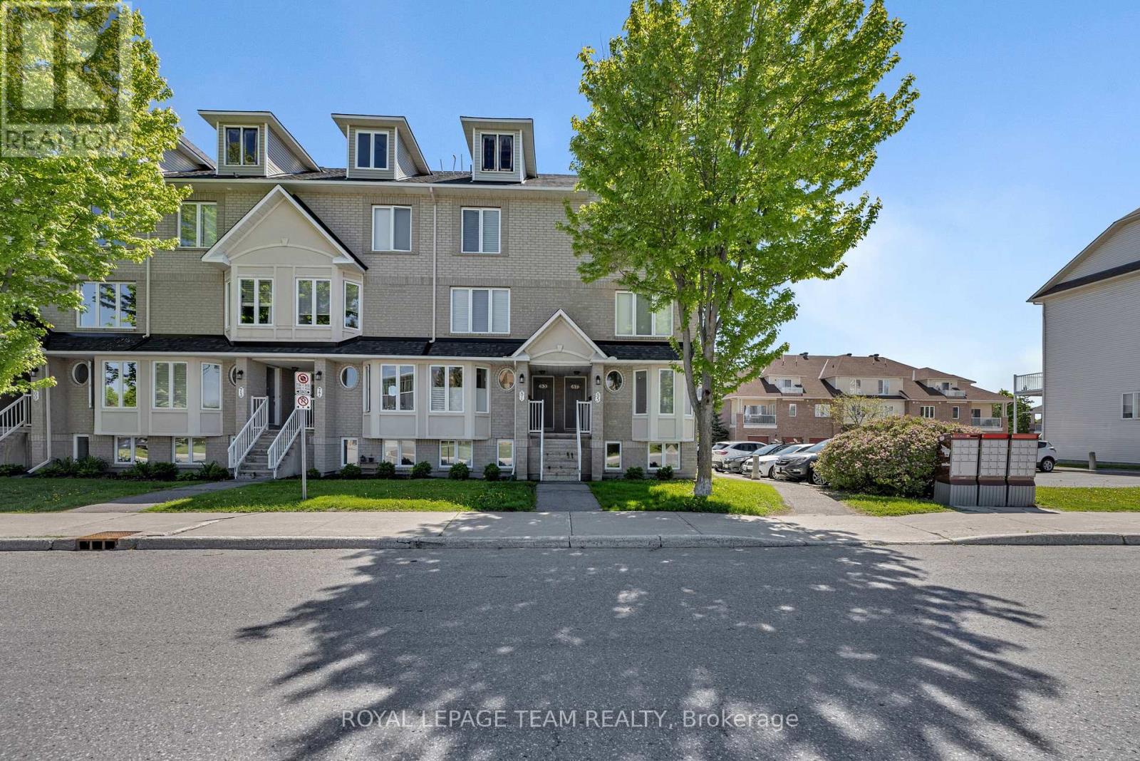 85 Cresthaven Drive, Ottawa, Ontario  K2G 6T9 - Photo 2 - X13140528