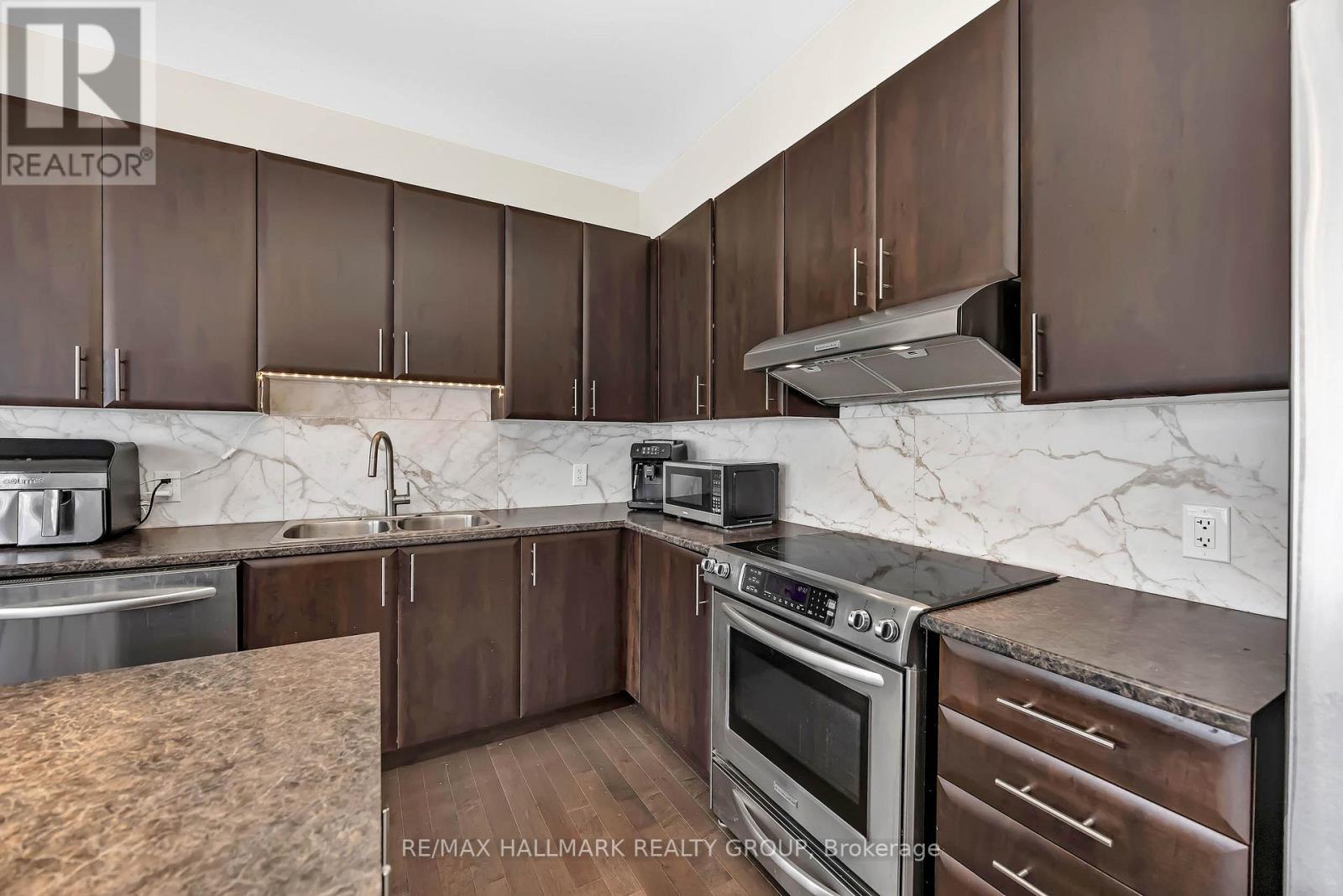 3718 Riverbreeze Street, Ottawa, Ontario  K2J 0S1 - Photo 14 - X13141264