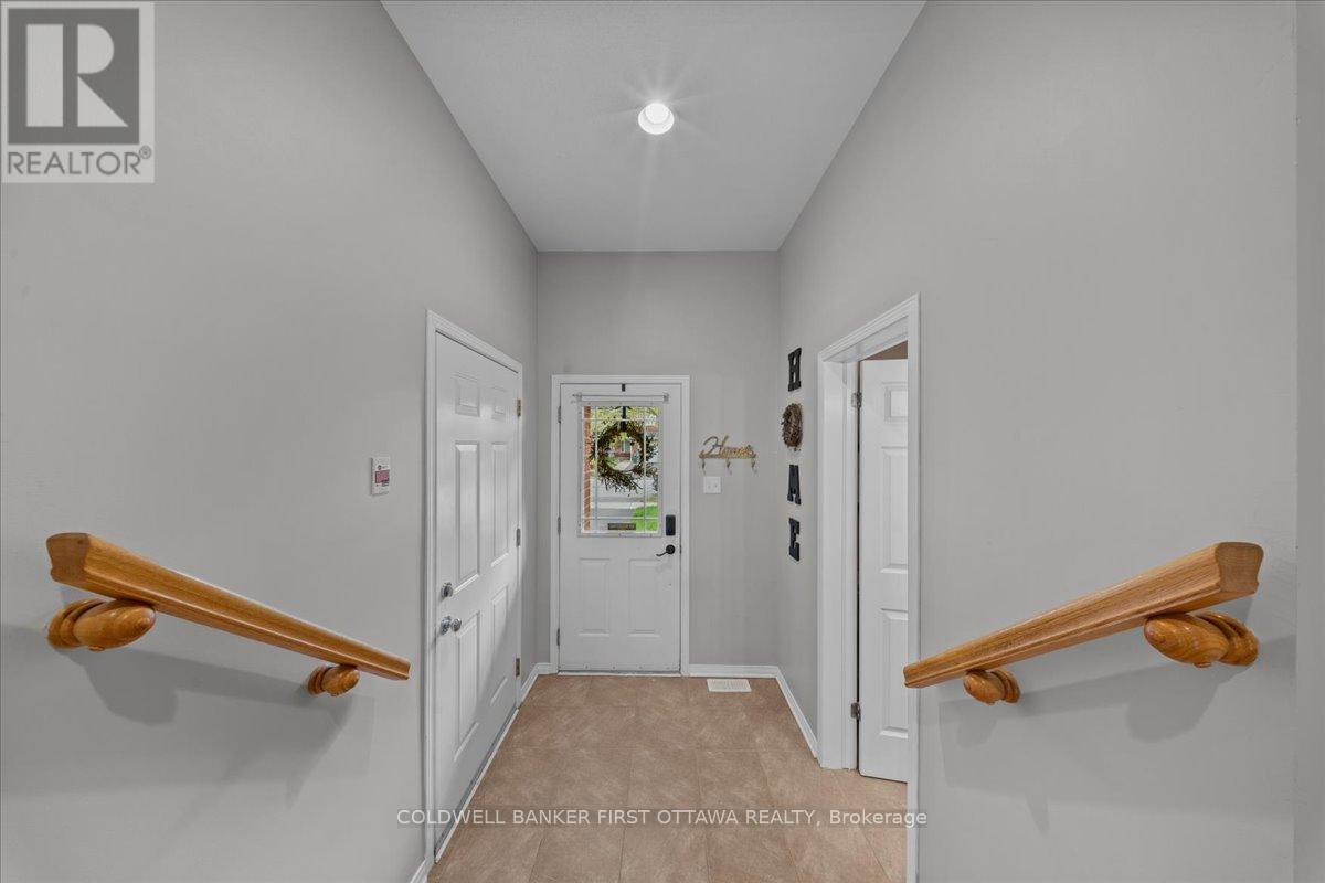 218 Flamborough Way, Ottawa, Ontario  K2W 1G5 - Photo 3 - X13141804