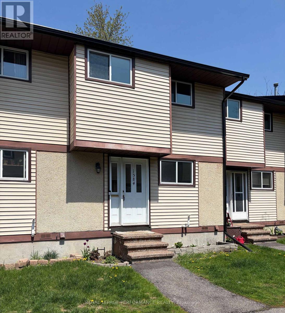 1584 Feather Lane, Ottawa, Ontario  K1T 1V4 - Photo 2 - X13142560