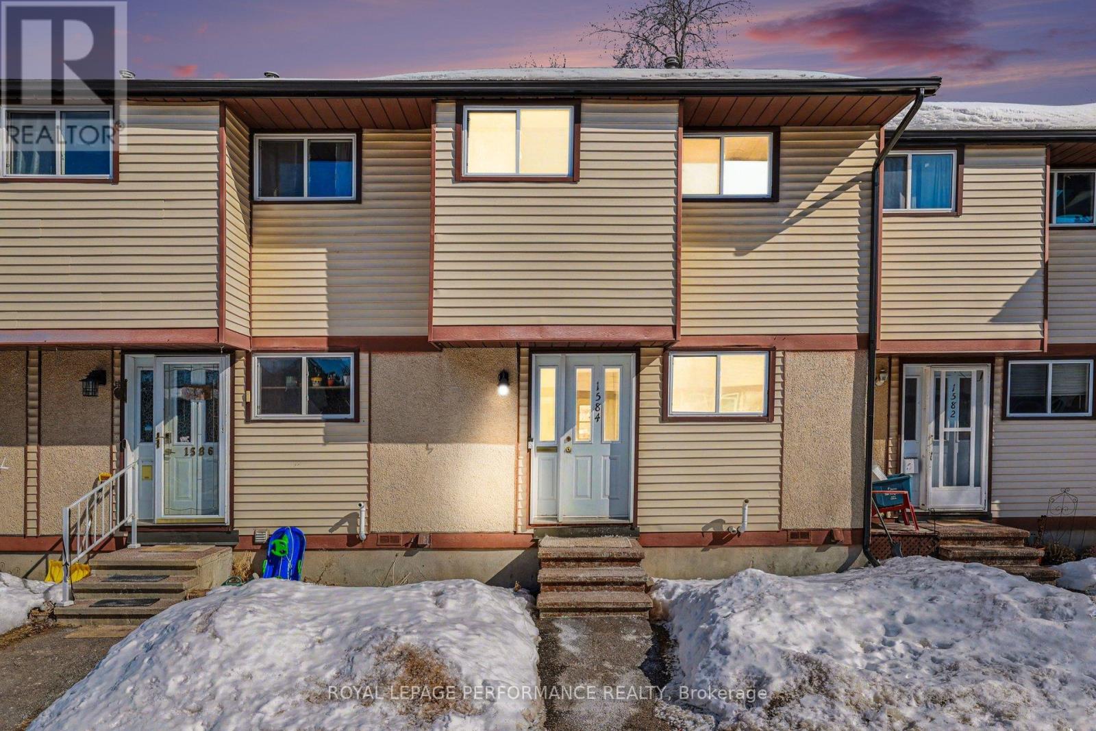 1584 Feather Lane, Ottawa, Ontario  K1T 1V4 - Photo 3 - X13142560