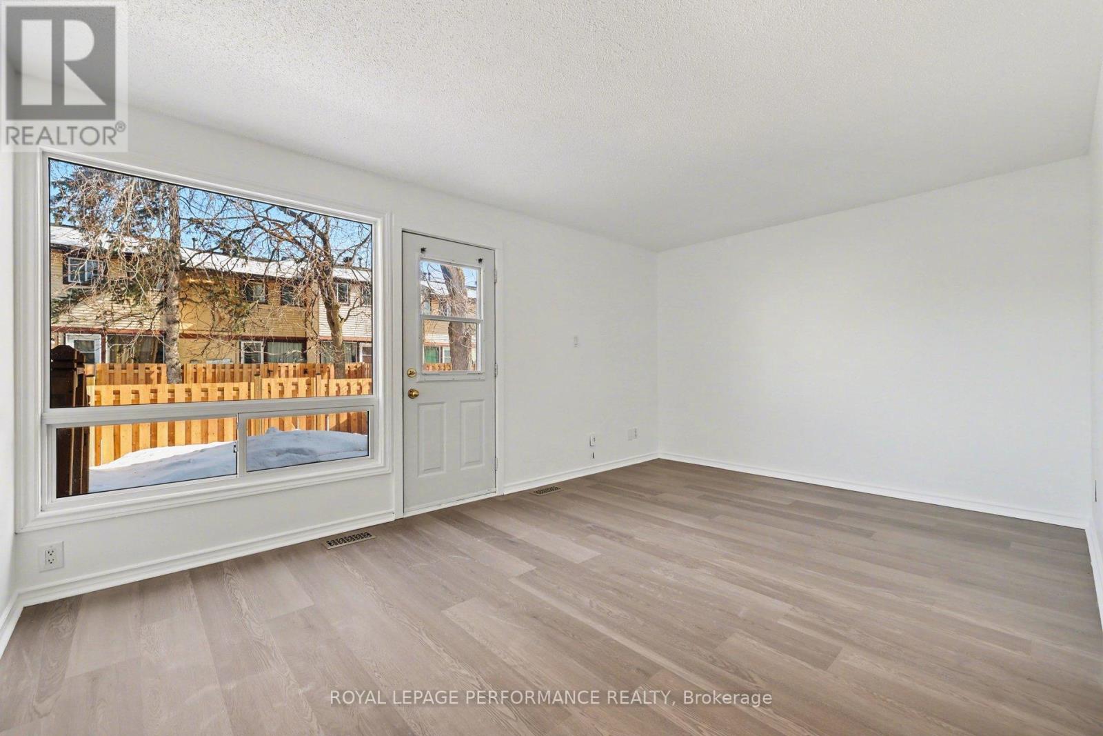 1584 Feather Lane, Ottawa, Ontario  K1T 1V4 - Photo 7 - X13142560