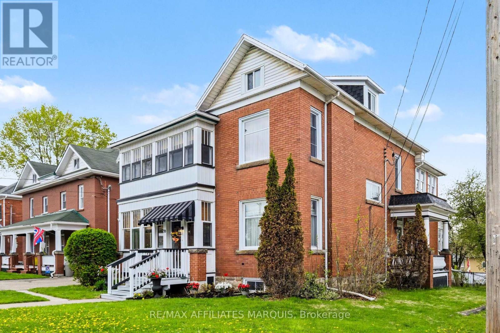 70 MAPLE AVENUE, Smiths Falls, Ontario
