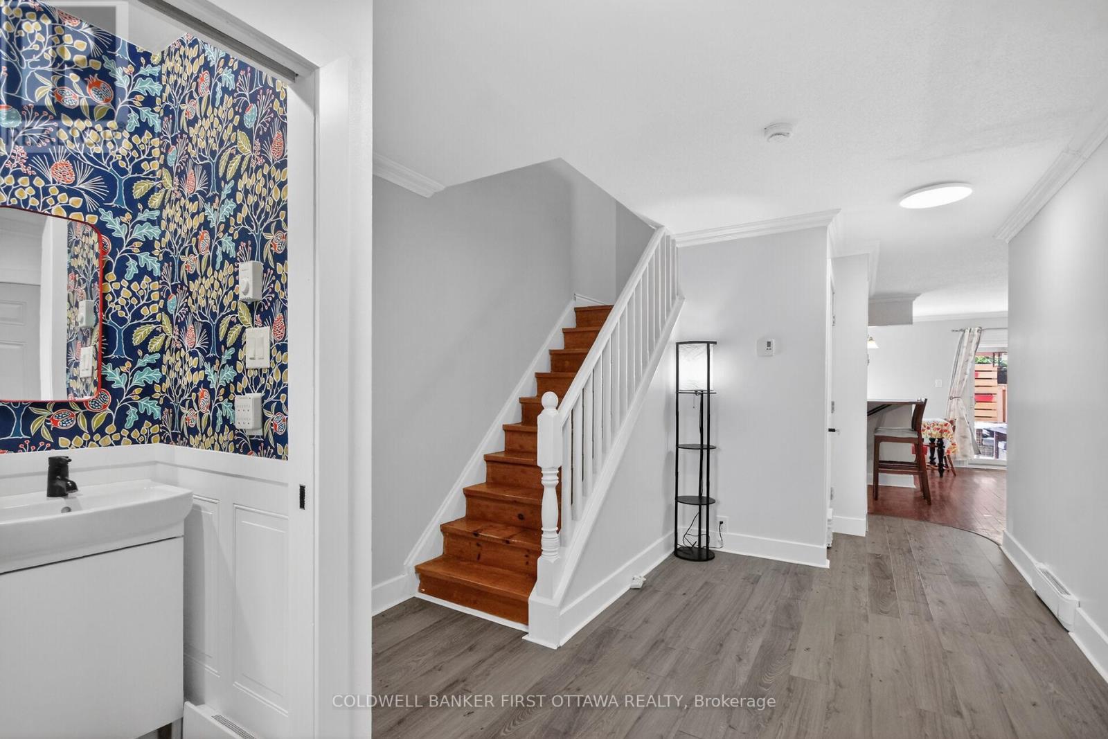 C - 8 Arnold Drive, Ottawa, Ontario  K2H 6V9 - Photo 4 - X13143026