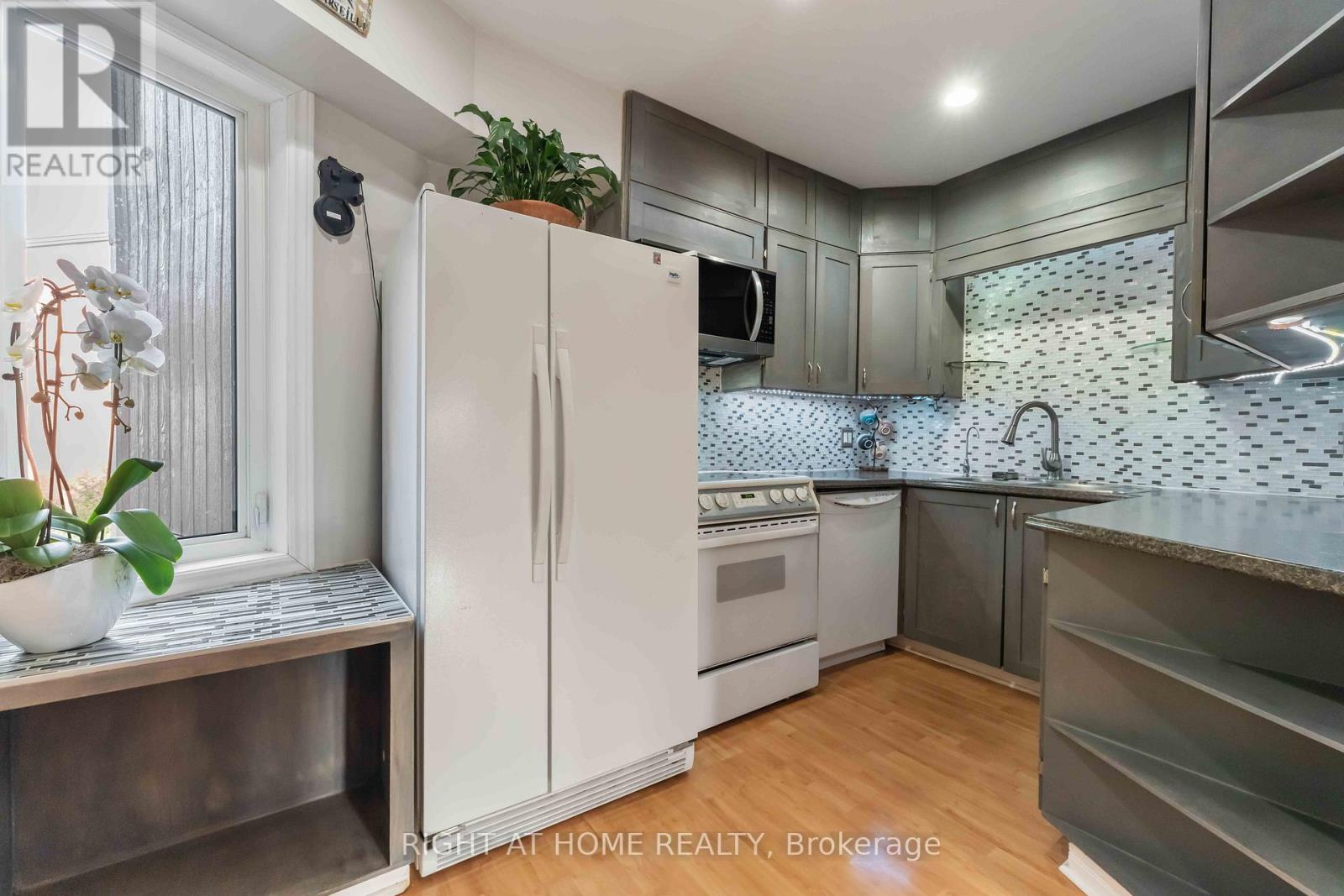 6 - 2 Columbus Avenue, Ottawa, Ontario  K1K 1R3 - Photo 12 - X13143336