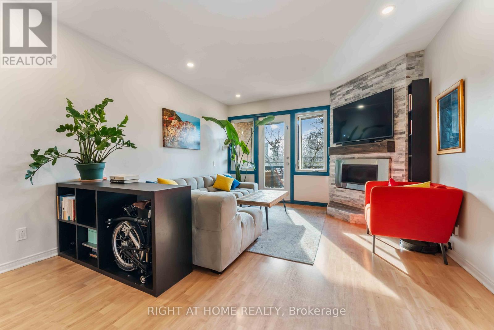 6 - 2 Columbus Avenue, Ottawa, Ontario  K1K 1R3 - Photo 5 - X13143336
