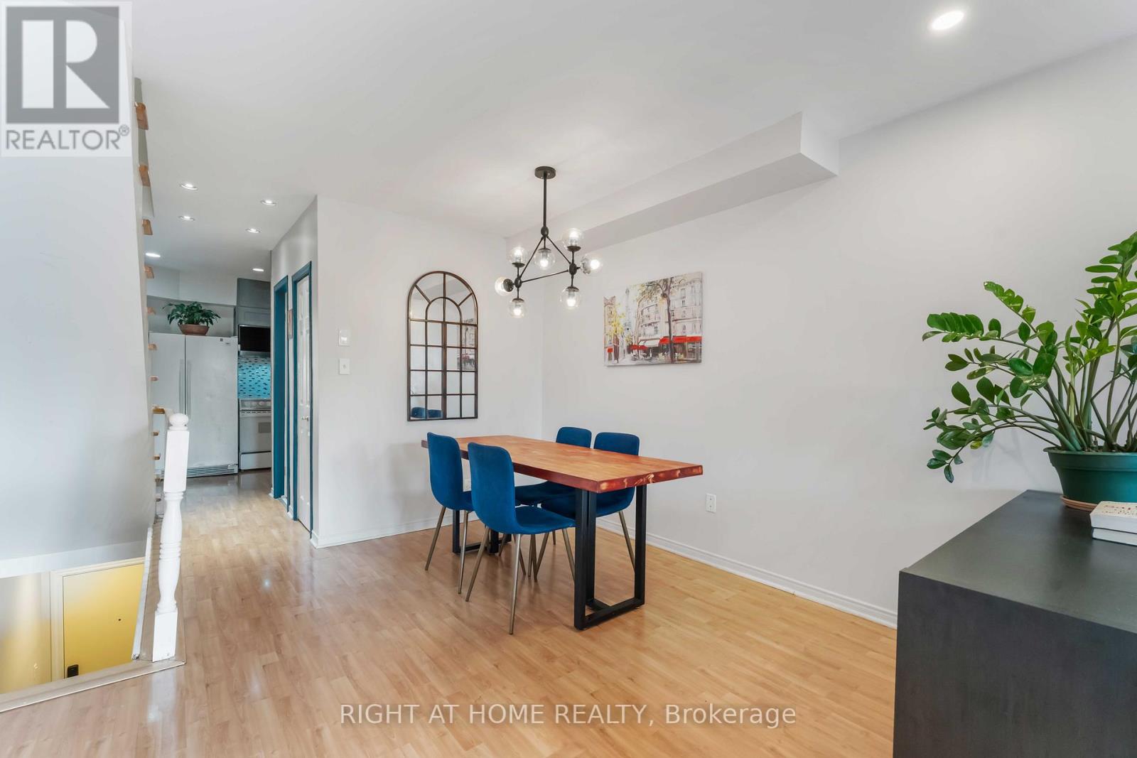 6 - 2 Columbus Avenue, Ottawa, Ontario  K1K 1R3 - Photo 7 - X13143336