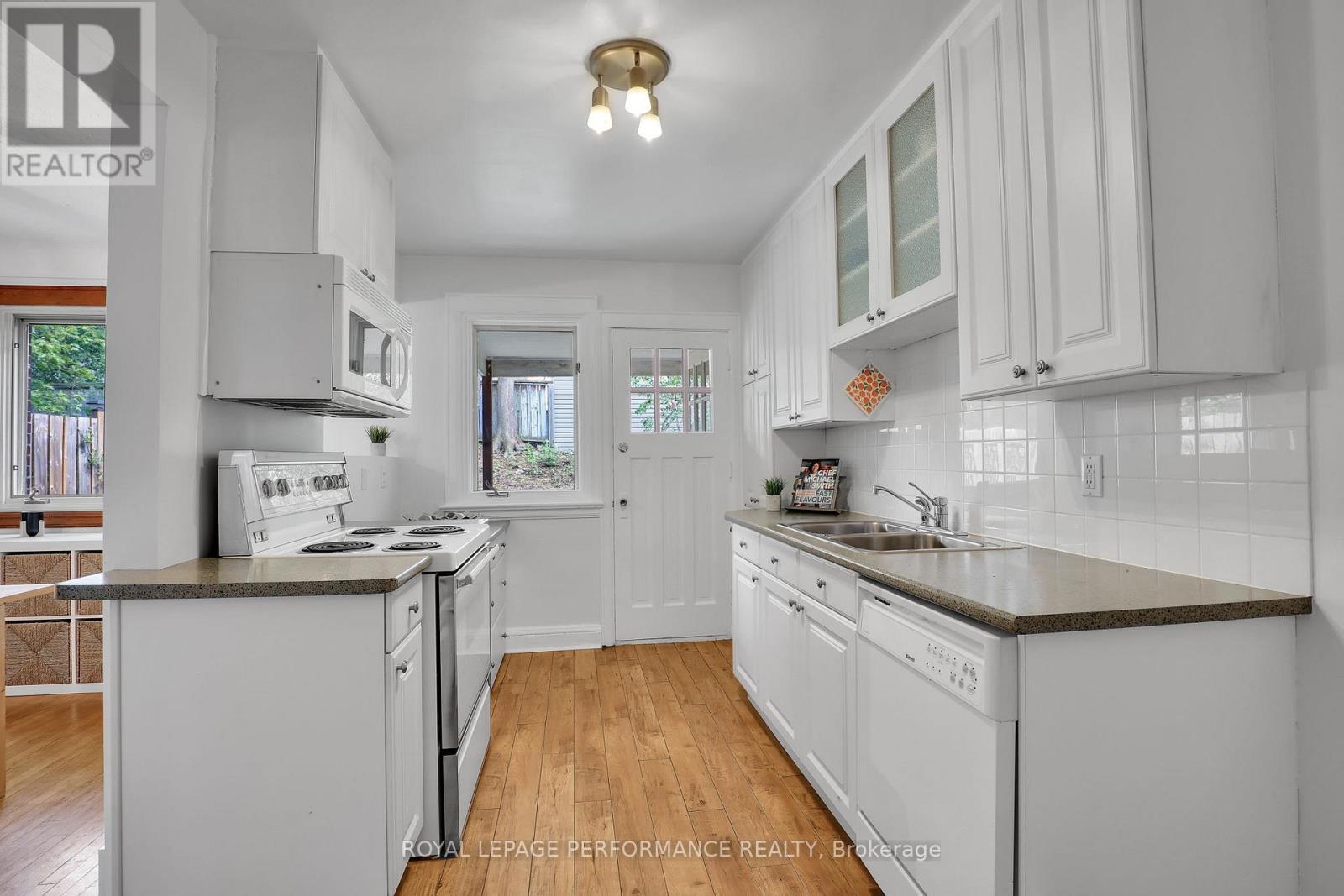 296 Holmwood Avenue, Ottawa, Ontario  K1S 2R3 - Photo 15 - X13143626