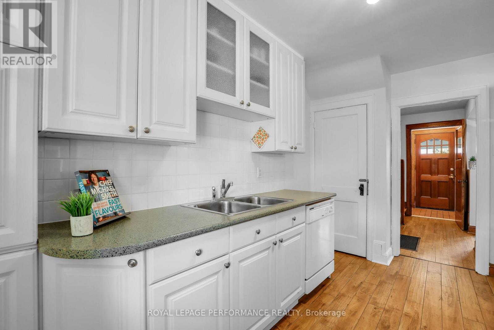 296 Holmwood Avenue, Ottawa, Ontario  K1S 2R3 - Photo 16 - X13143626