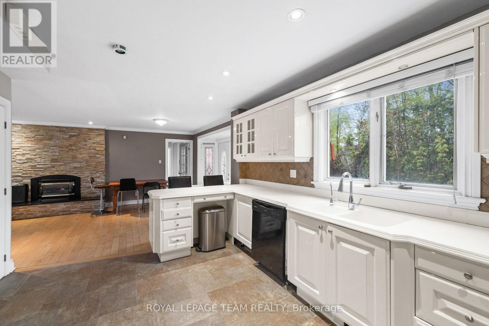3162 Woodroffe Avenue, Ottawa, Ontario  K2J 4G4 - Photo 11 - X13144220