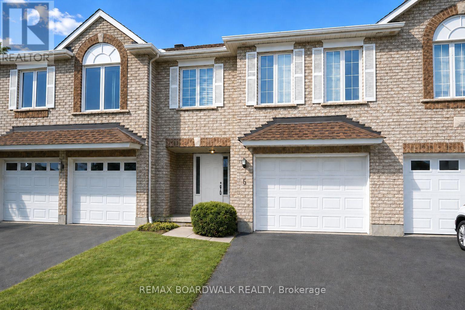 5 MAPLE PARK PRIVATE, Ottawa, Ontario