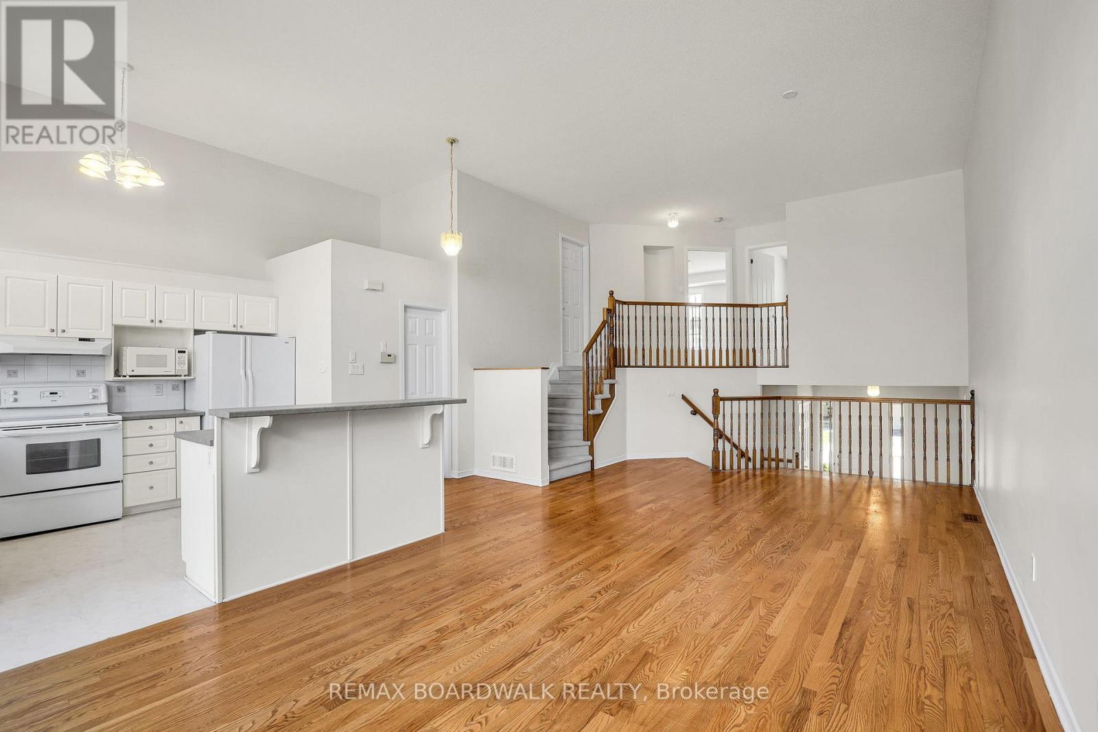 5 Maple Park Private, Ottawa, Ontario  K1T 4A6 - Photo 3 - X13144312