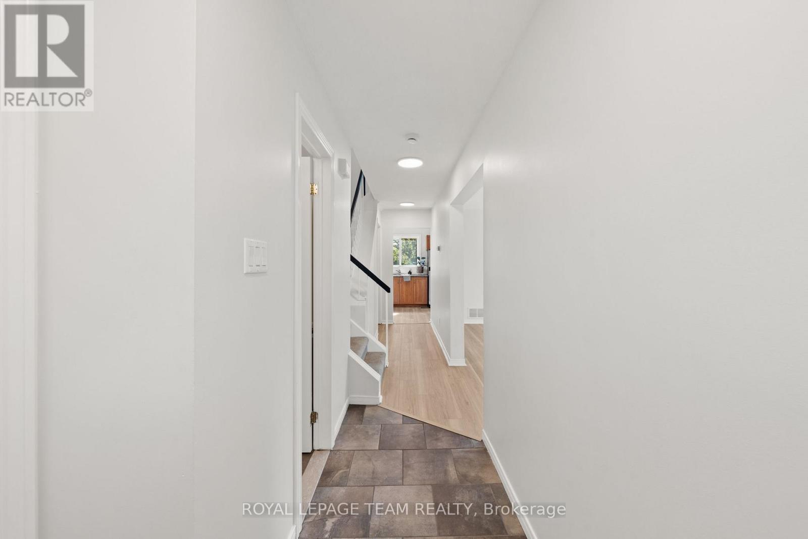 93 Hewitt Way, Ottawa, Ontario  K2L 3R3 - Photo 5 - X13145516
