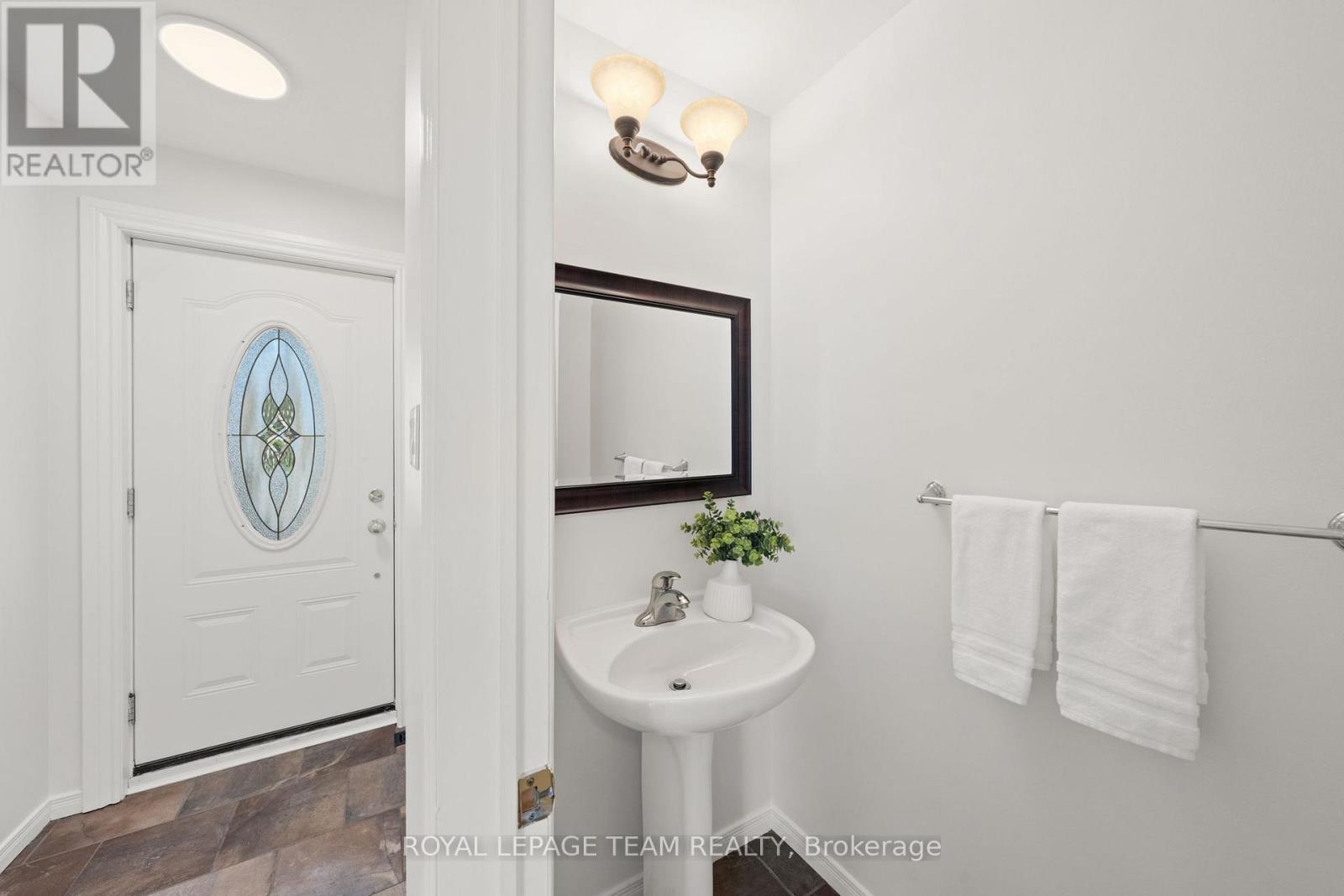 93 Hewitt Way, Ottawa, Ontario  K2L 3R3 - Photo 6 - X13145516