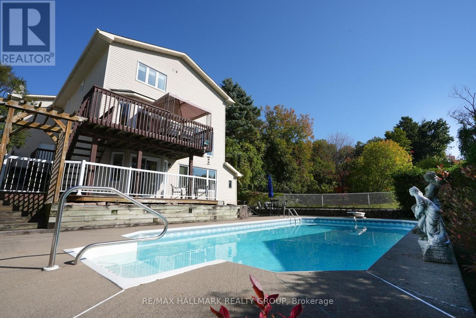 1354 Gaultois Avenue, Ottawa, Ontario  K1C 3G6 - Photo 2 - X13148620