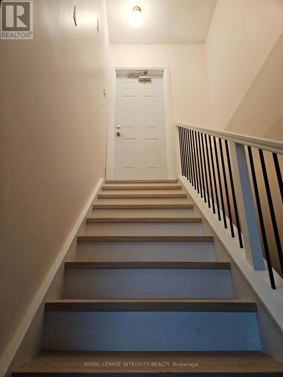 804 Hot Springs Way, Ottawa, Ontario  K1V 1R9 - Photo 2 - X13149000