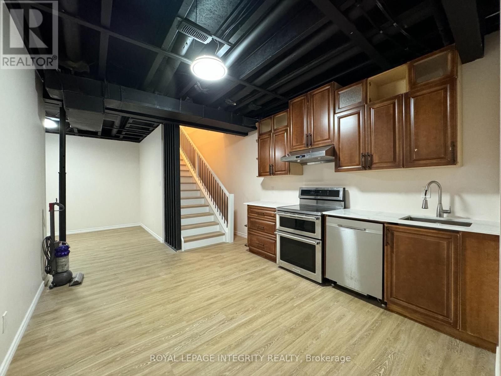 804 Hot Springs Way, Ottawa, Ontario  K1V 1R9 - Photo 4 - X13149000