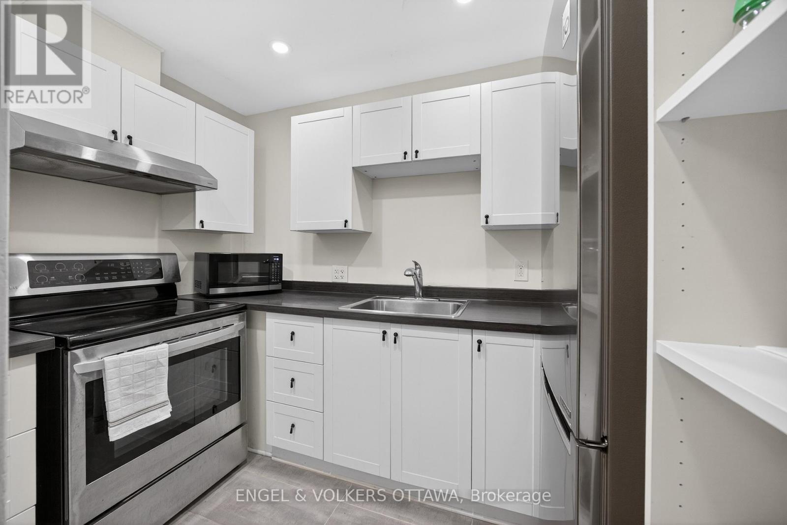 523 Mcleod Street, Ottawa, Ontario  K1R 5P9 - Photo 8 - X13149548