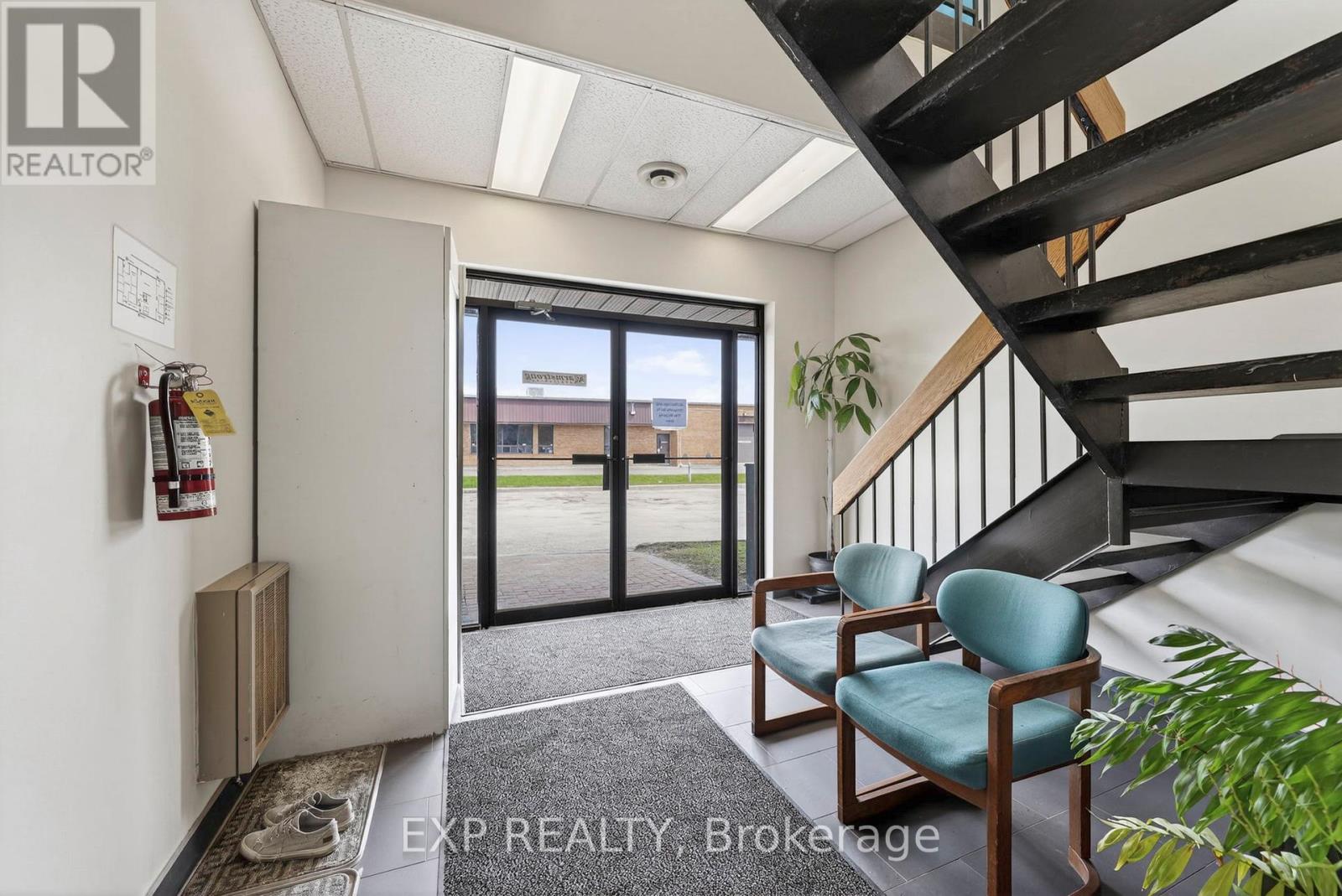 215 Colonnade Road, Ottawa, Ontario  K2E 7K3 - Photo 3 - X13149788