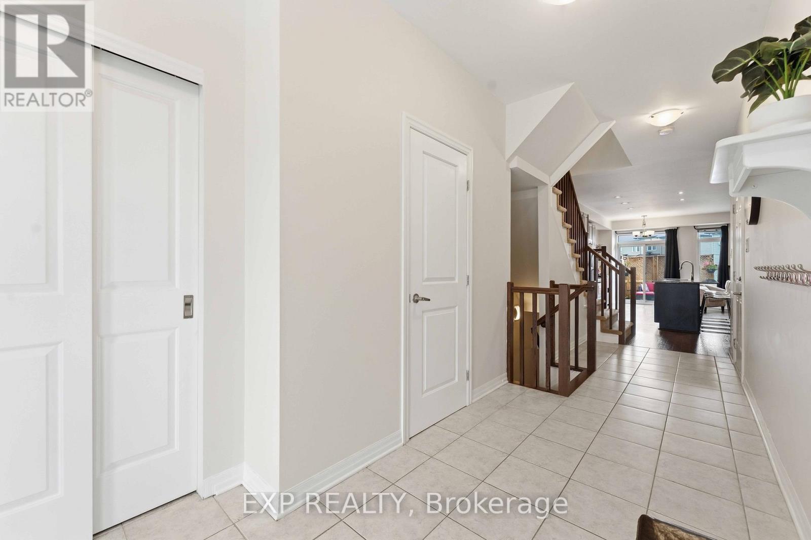 151 Hawkshaw Crescent, Ottawa, Ontario  K2J 5P8 - Photo 4 - X13150468