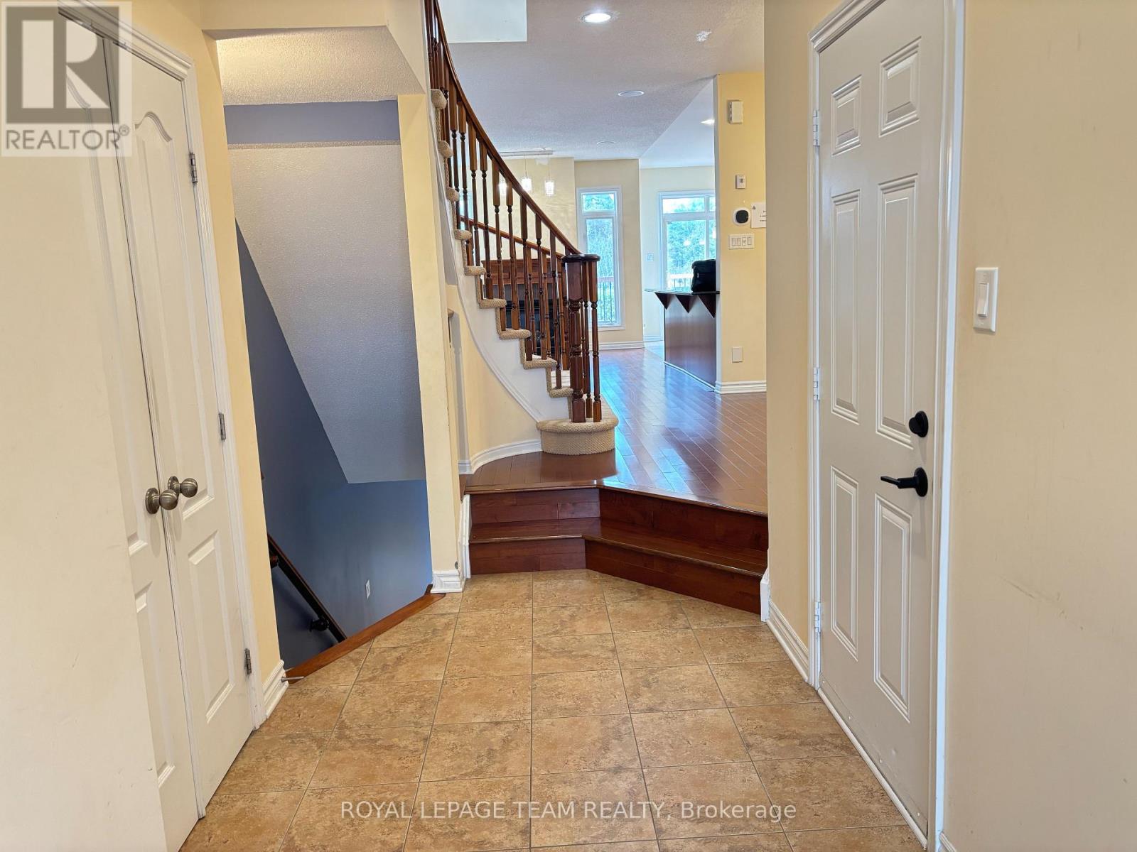 449 Foxhall Way, Ottawa, Ontario  K2M 0G1 - Photo 3 - X13150726