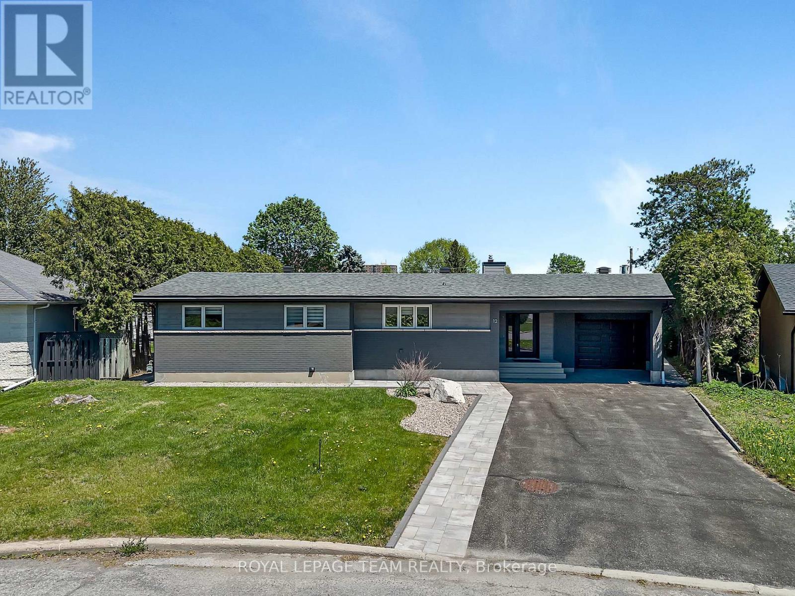 12 LARGO CRESCENT, Ottawa, Ontario