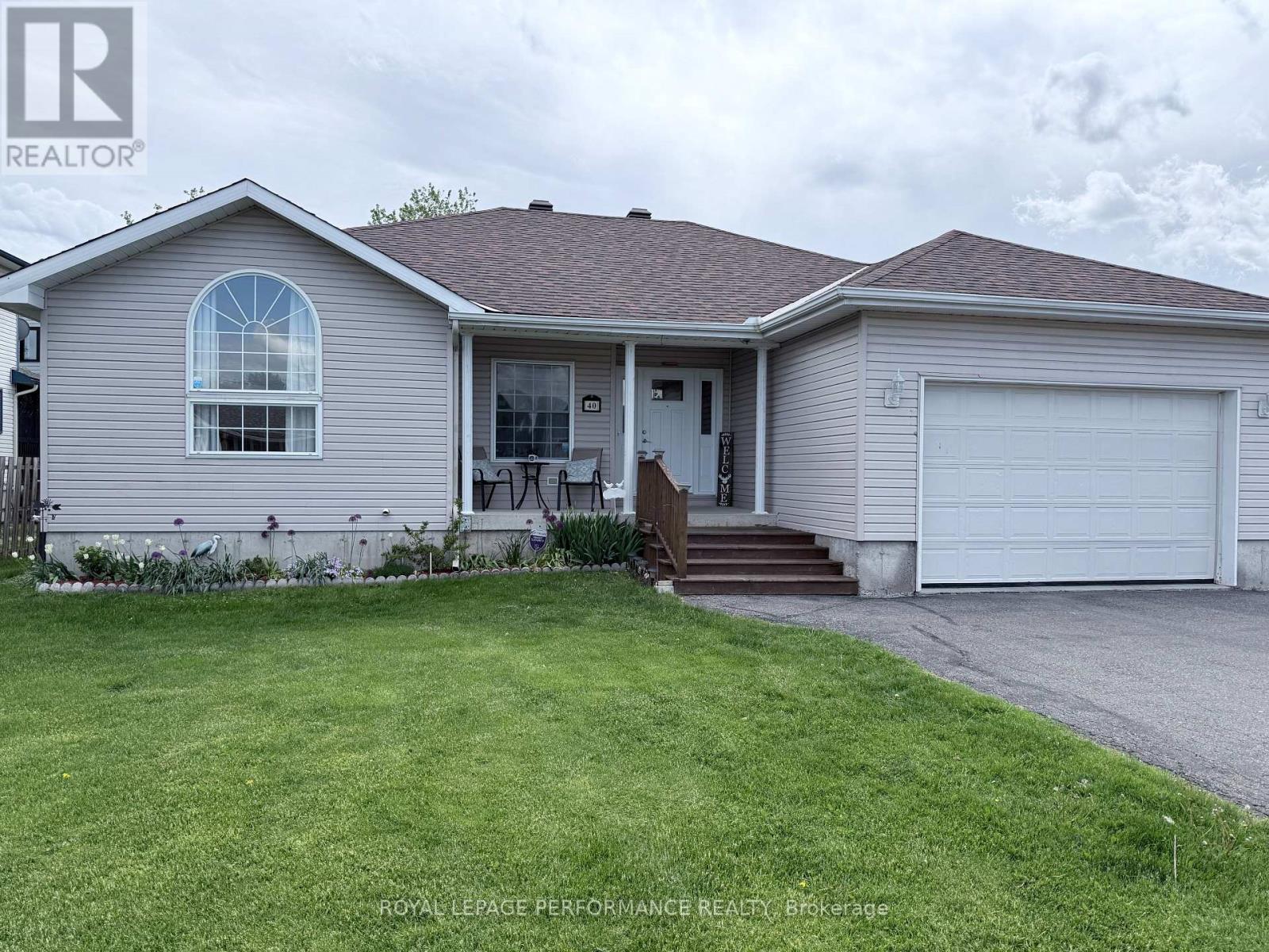40 LORI LANE, North Dundas, Ontario
