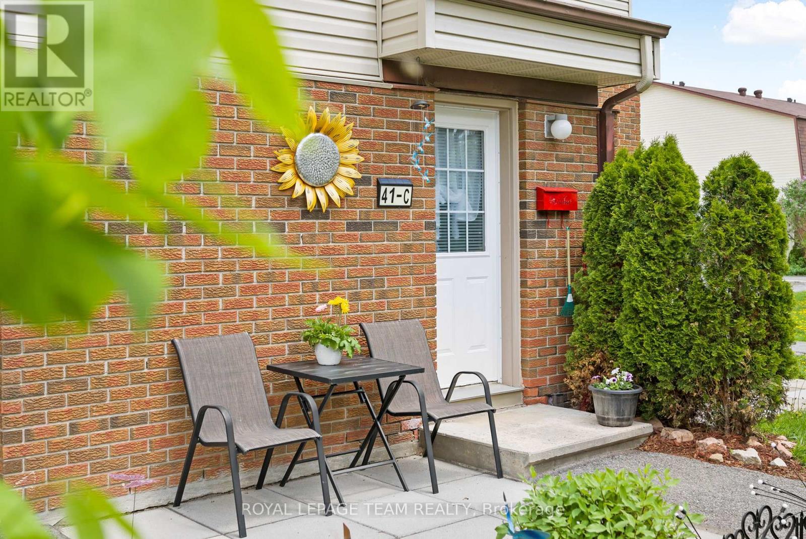 41C FORESTER CRESCENT, Ottawa, Ontario