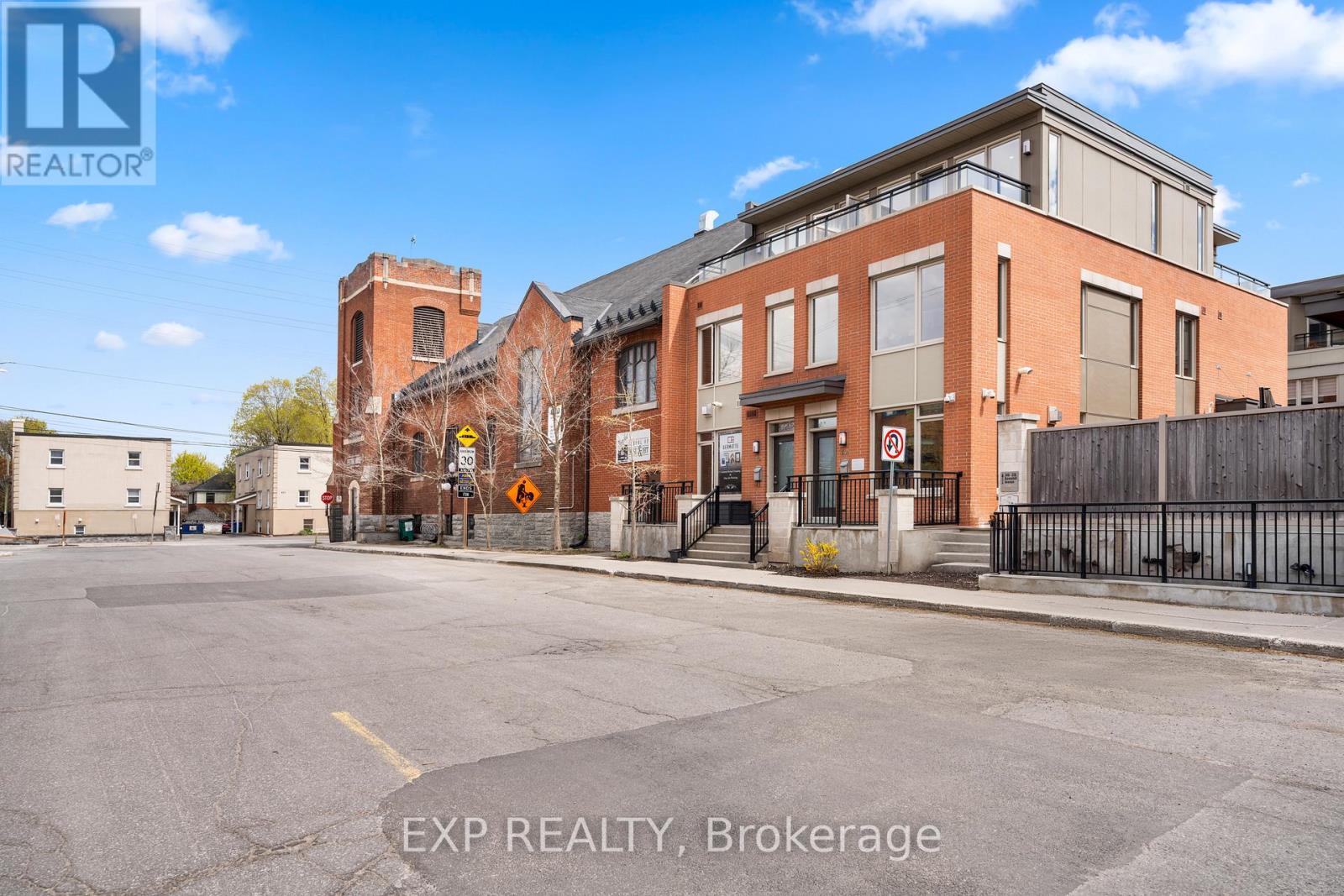 360 Ravenhill Avenue E, Ottawa, Ontario  K2A 1S5 - Photo 2 - X13151832