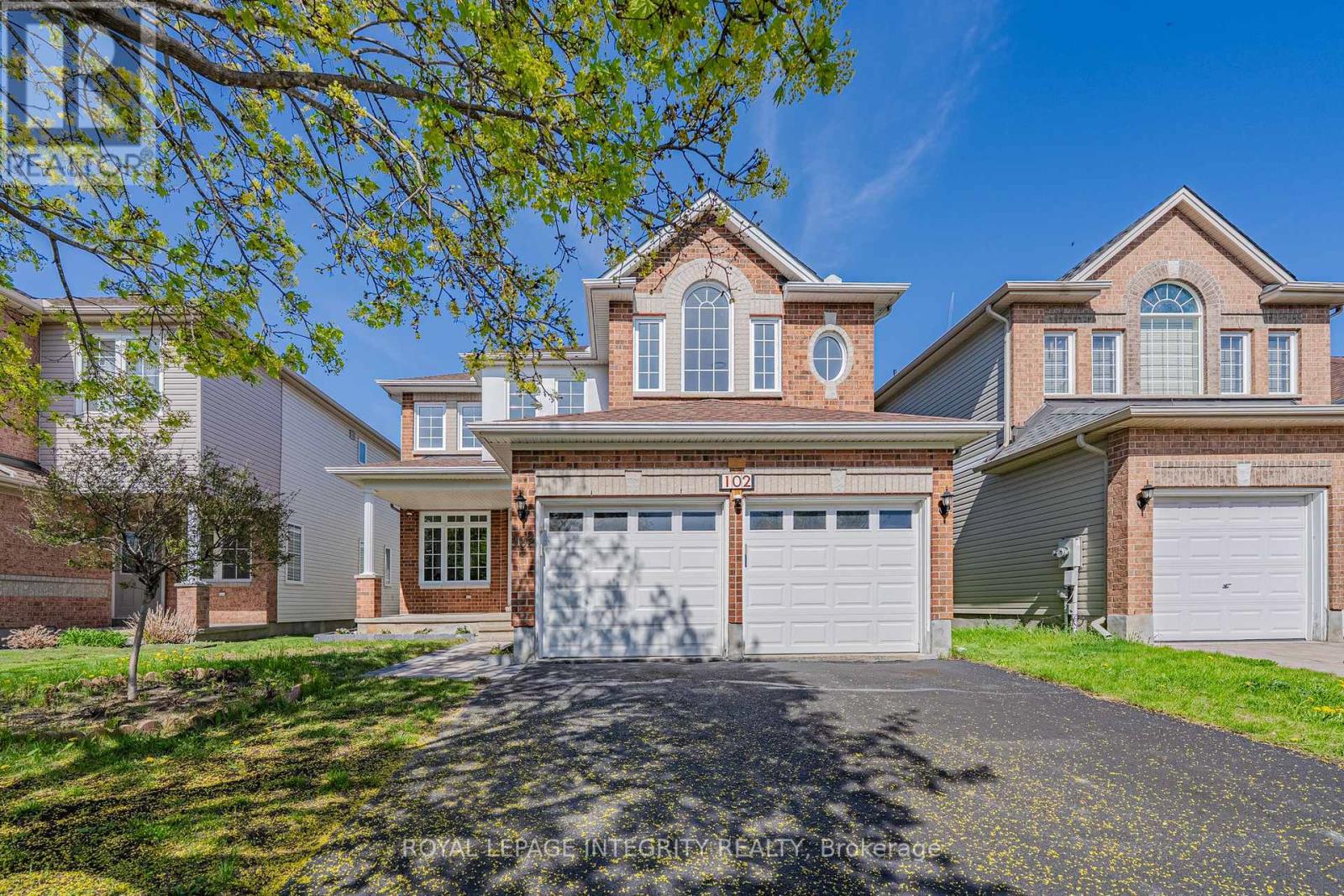 102 WHITESTONE DRIVE, Ottawa, Ontario