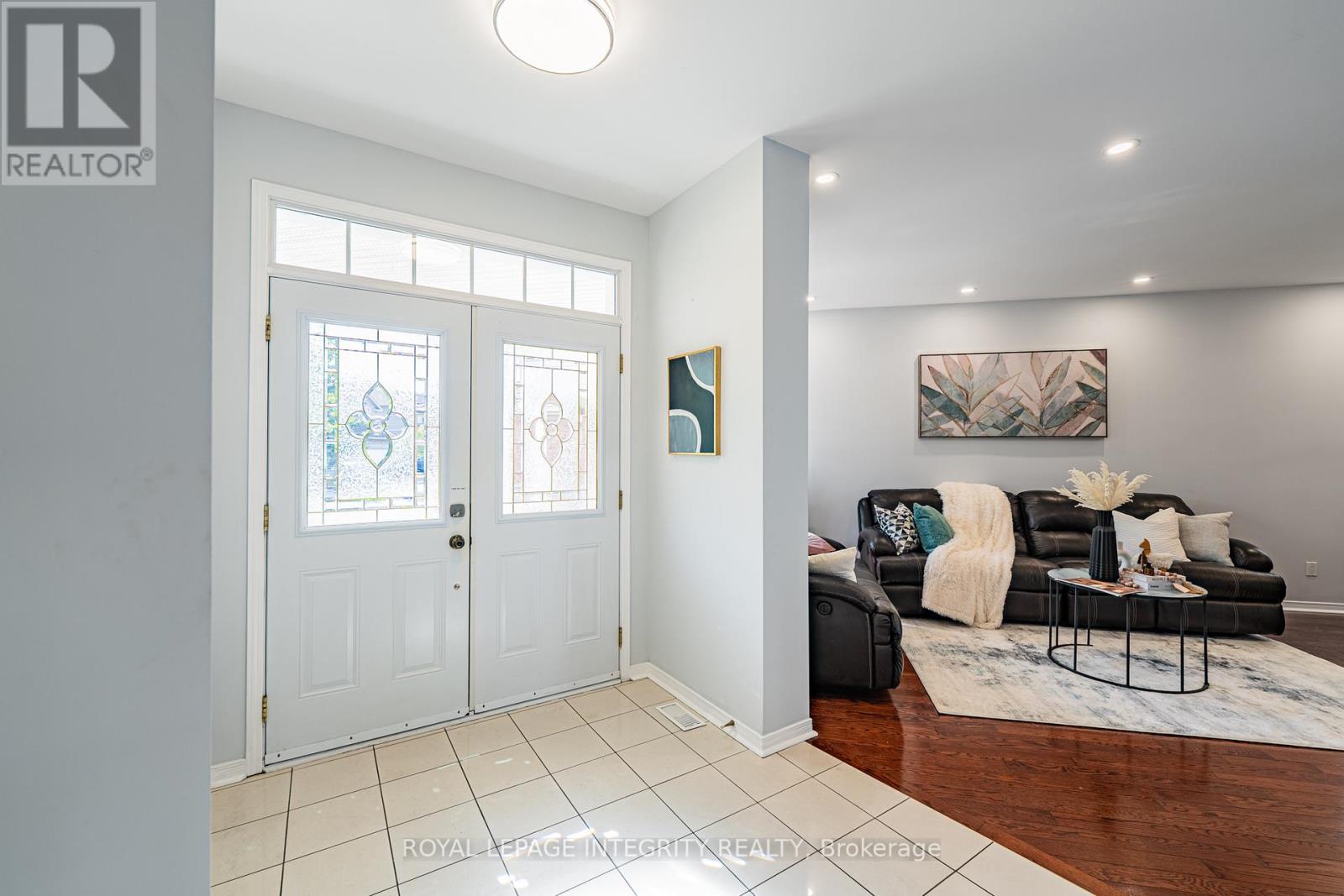 102 Whitestone Drive, Ottawa, Ontario  K2C 4C5 - Photo 4 - X13153216