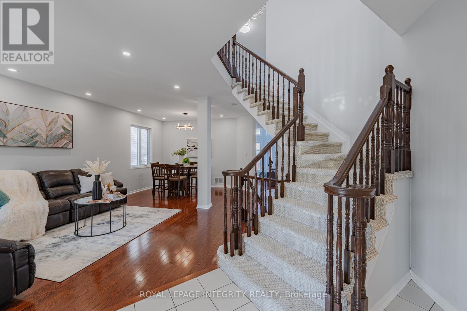 102 Whitestone Drive, Ottawa, Ontario  K2C 4C5 - Photo 5 - X13153216