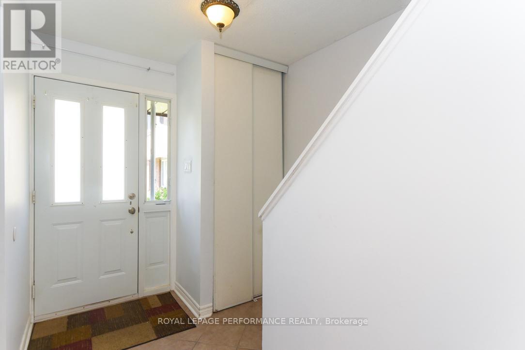 3194 Stockton Drive, Ottawa, Ontario  K1T 1S1 - Photo 2 - X13153352