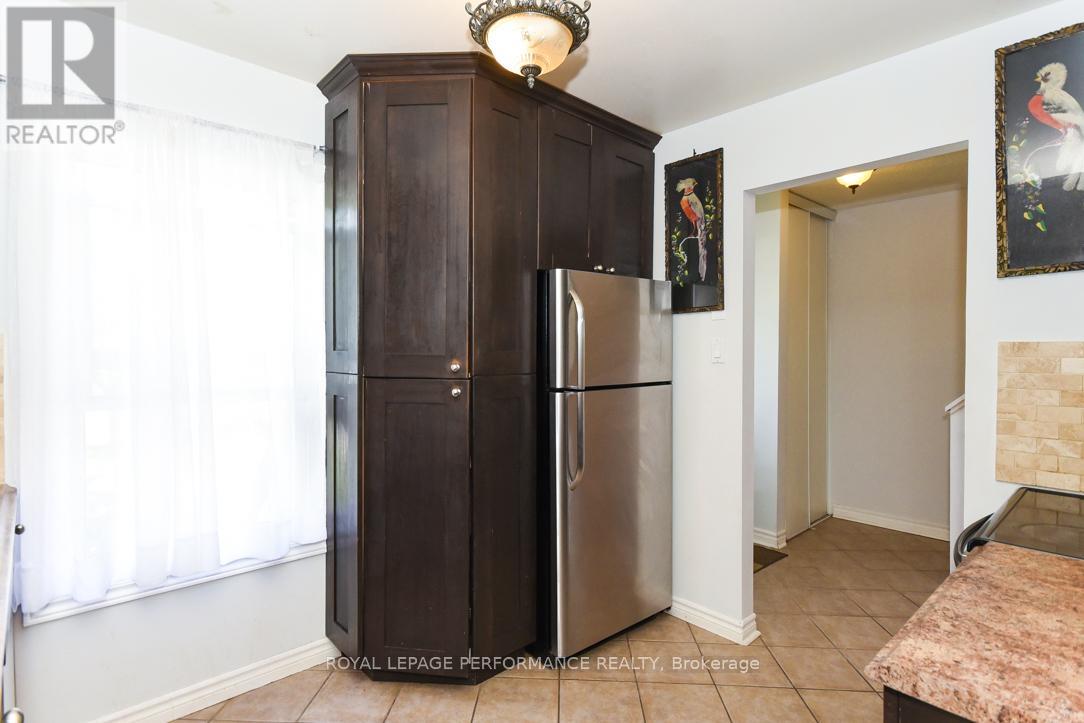 3194 Stockton Drive, Ottawa, Ontario  K1T 1S1 - Photo 3 - X13153352