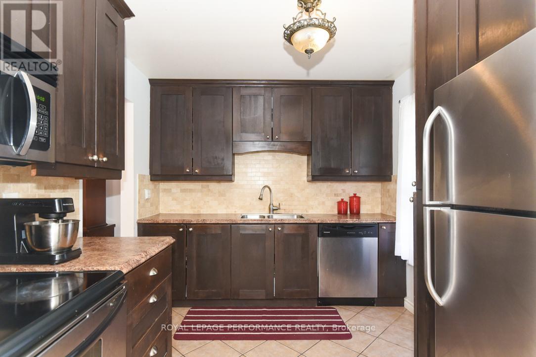 3194 Stockton Drive, Ottawa, Ontario  K1T 1S1 - Photo 4 - X13153352