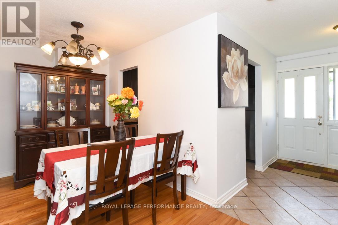 3194 Stockton Drive, Ottawa, Ontario  K1T 1S1 - Photo 8 - X13153352